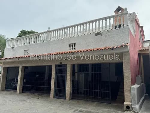Casa En Venta, Triplex, Amplia En Coche Jrz 26-7568