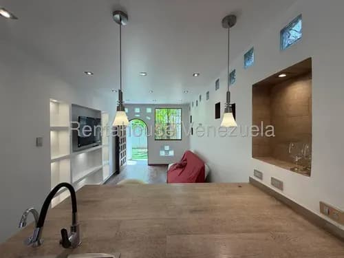 Apartamento (anexo) En Venta En Macaracuay 26-18506 As