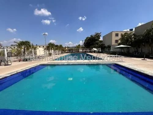 Marydoll Mogollón Vende Bella Casa De 2 Niveles Ubicada En Excelente Urbanismo Av. Ribereña Cabudare-lara-*