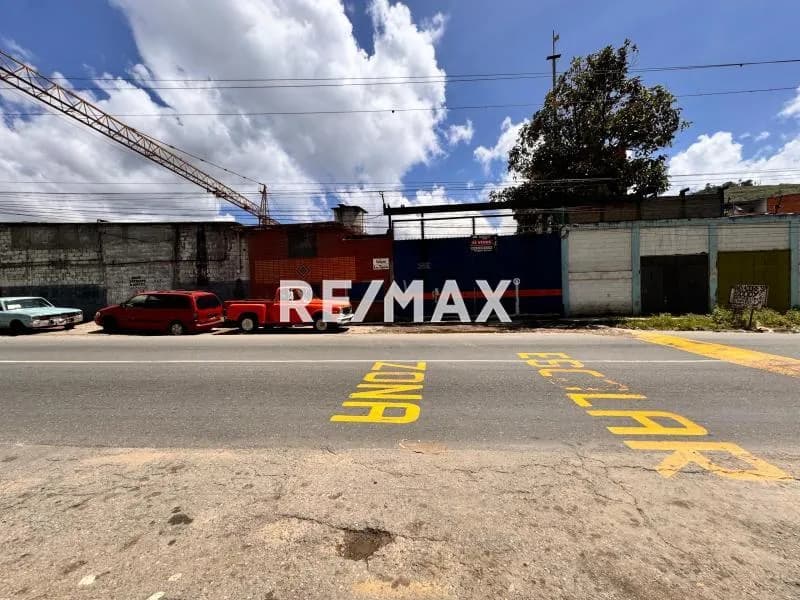 En venta galpón en Filas de Mariche a pie de calle
