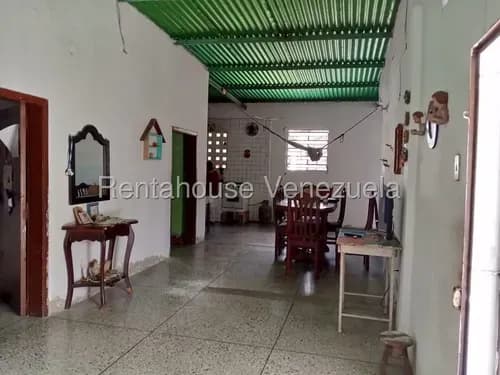 Raíza Suárez Vende 2 6 1 4 8 8 4 Casa Con Terreno De 341 M2, 5 Habitaciones, 2 Baños, Ubicada En Zona Oeste De Barquisimeto