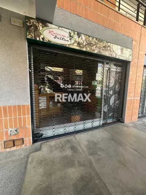 SE ALQUILA LOCAL EN EL CENTRO COMERCIAL LOS JARALES