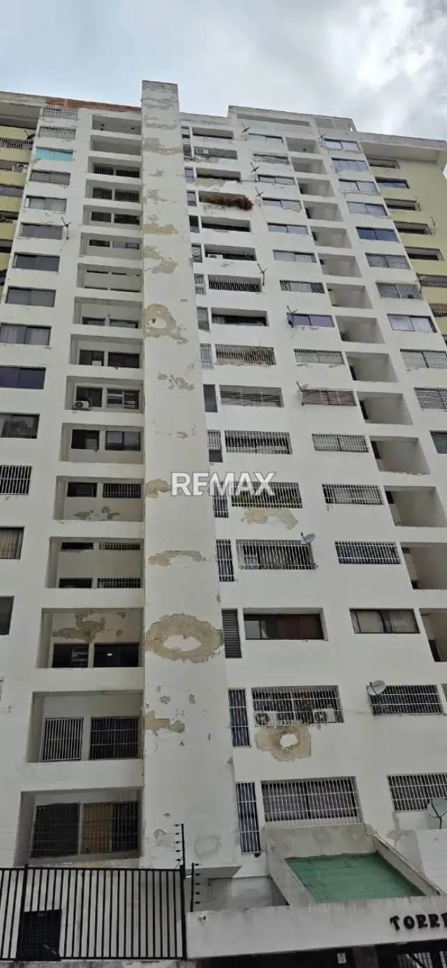 Se Alquila Apartamento en la Urbanizacion Guaicay