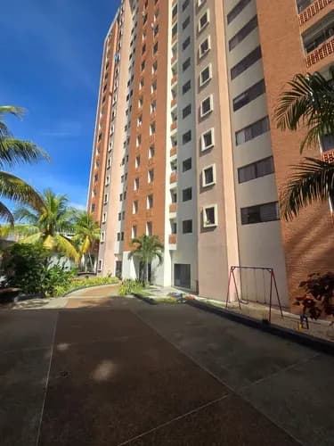 Lisbeth Mantilla Vende Apartamento En Res. Lomas De Los Mangos, Los Mangos, Valencia.