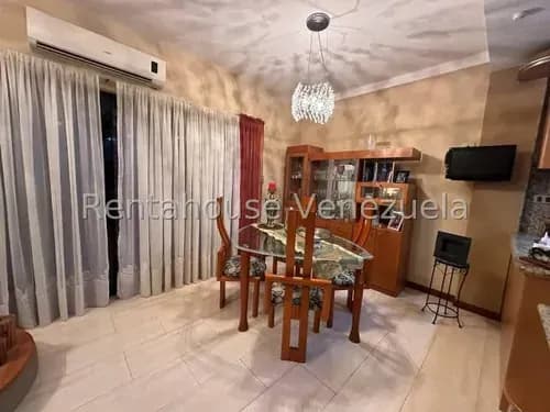 Townhouse Ne Venta En Manantial Naguanagua Mm Carabobo Gas Directo Moderno Piscina