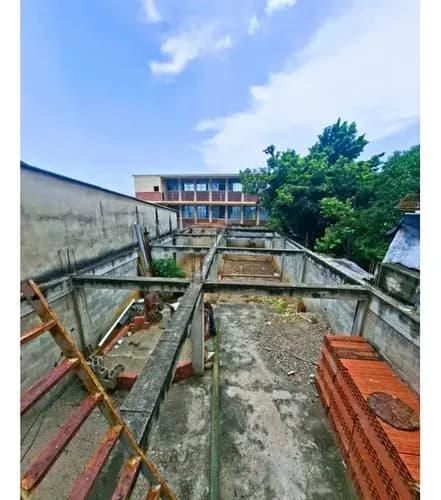 Casa Comercial Con Terreno Y Local.