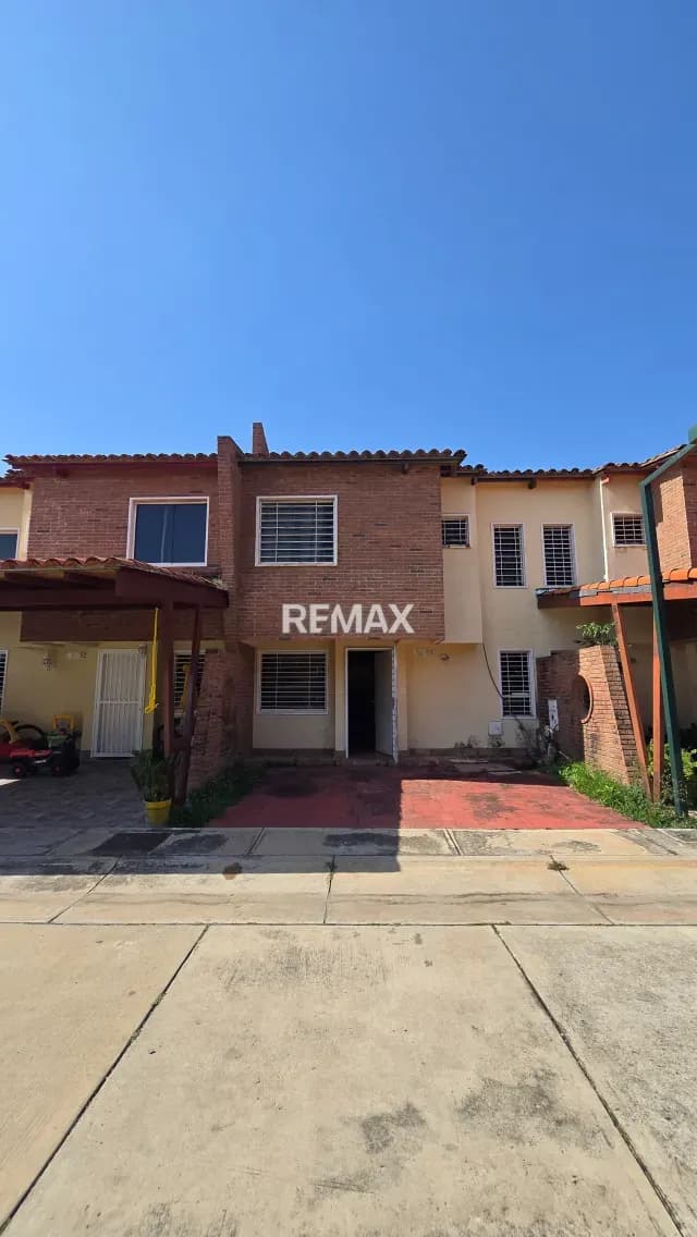 Venta de TownHouse en Villas de Jardin San Diego