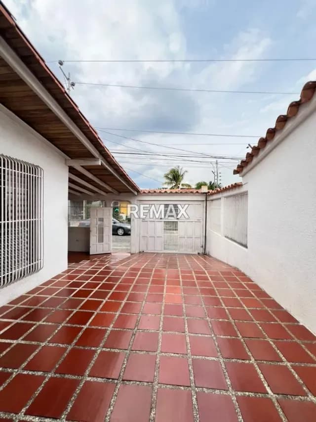 EN VENTA HERMOSA CASA EN CABUDARE URBANIZACION ALMARIERA