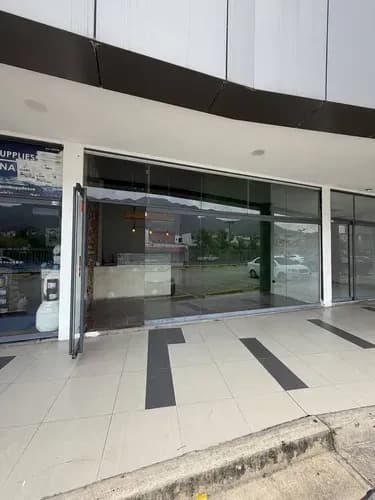 Mp 324799 Alquiler De Local En Pb En El Cc Jardin Mañongo- 27 M2- 450$