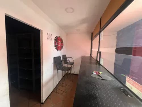 En Alquiler Local En Zona Repuestera Av. Michelena 24mts 22-56