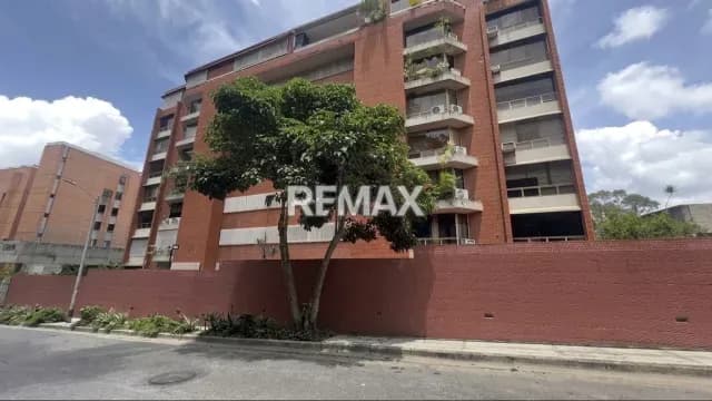 LA TAHONA. VENDO APARTAMENTO PLANTA BAJA de 108m² en CALLE CERRADA.