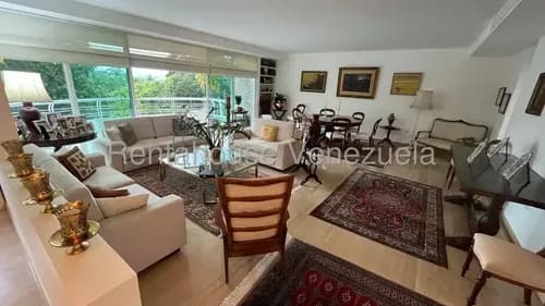 Af- Apartamento En Venta En Los Chorros, 3 Habitaciones Con Baño Privado, 4 Puestos De Estacionamiento, Edificio Con Gimnasio, Pozo De Agua, Planta Eléctrica Y Vigilancia