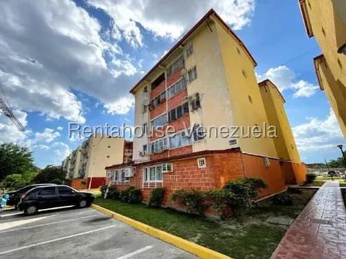 Apartamento En Venta En Coropo Maracay, 26-21516 Df