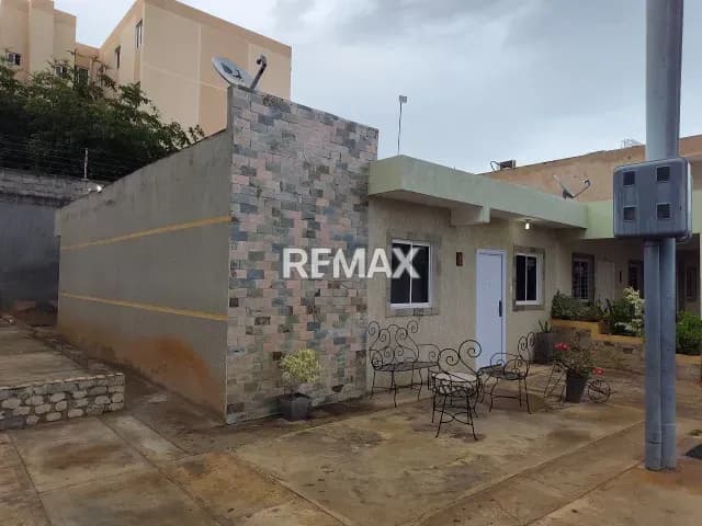 VENDE TOWNHOUSE VILLA FABIOLA SECTOR GALLO VERDE
