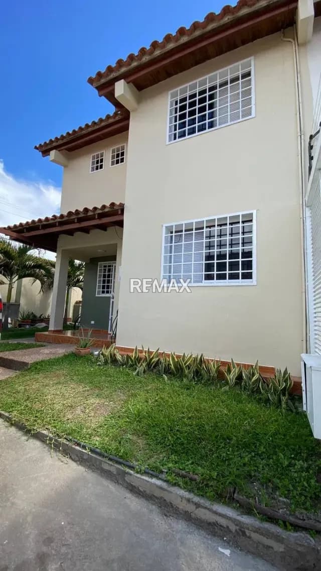 En venta casa Urb. Villa Roca I, ubicada en la avenida intercomunal Barquisimeto-Acarigua, Cabudare