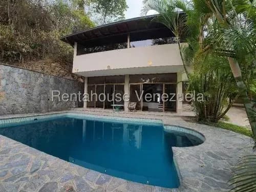 Cs Se Vende Casa De 3 Pisos Bellisima En Oripoto 26-18643