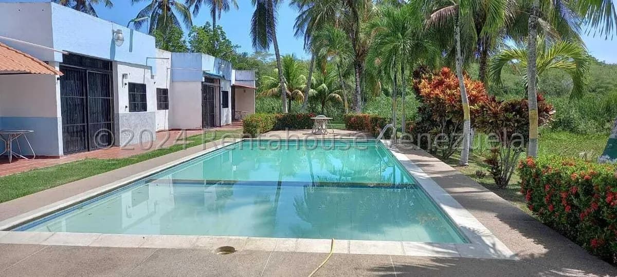 Townhouse (1 Nivel) en Venta en Tacarigua, Miranda
