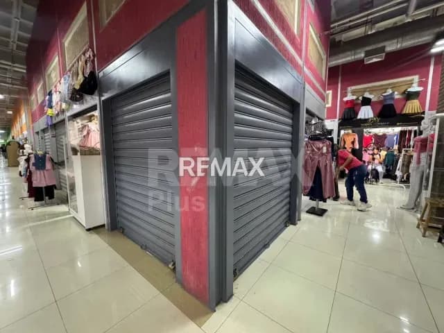 LOCAL EN VENTA EN C.C. GRAN BAZAR