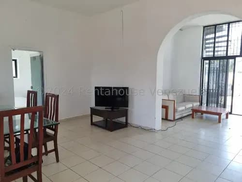Kc.g #26-20202 Espectacular Casa-galpon En Venta De 1500 Mts2 Para Todo Rubro Comercial, Para Uso Residencial O Comercial Ubicado En San Antonio De Los Altos Sector La Suiza