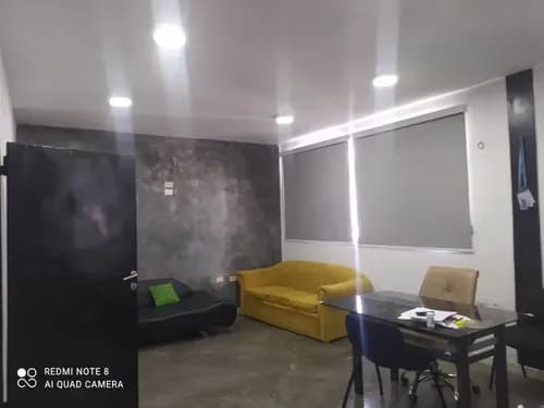 Michelle Alquila Galpón En Santa Rosa 1200m2 Oficinas Locales Cavas Cuarto Wl-i /526