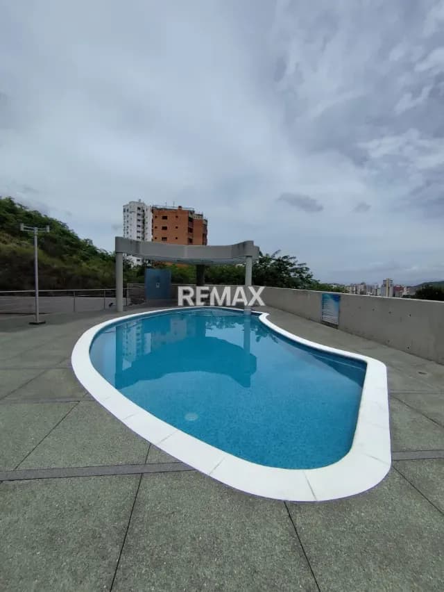 Apartamento en Venta en Res. Alameda Suite totalmente Amoblado Urb. El Parral