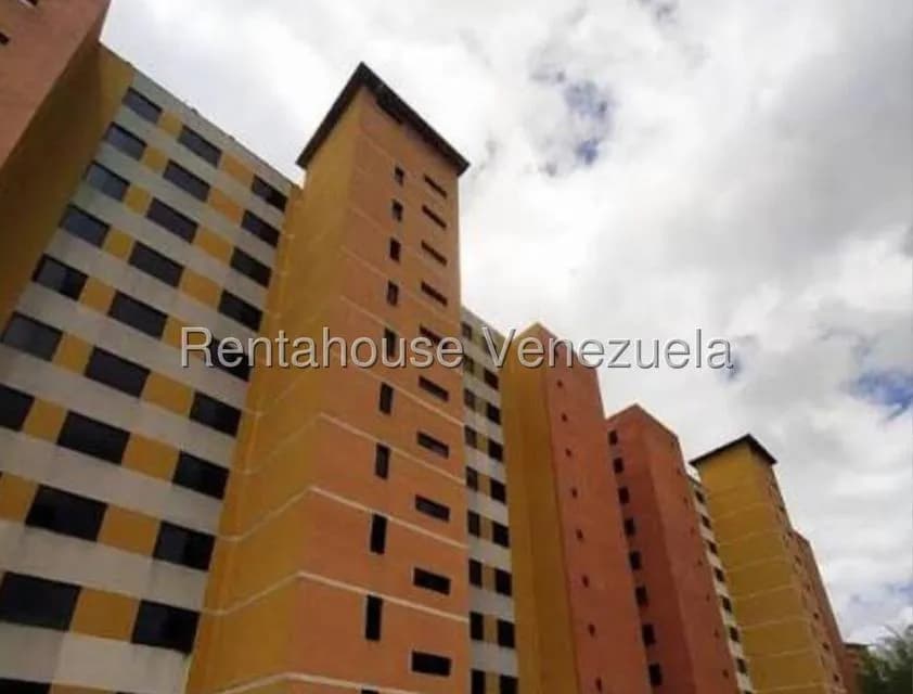 Apartamento (Multiples Niveles) en Alquiler en Parque Caiza, Distrito Metropolitano