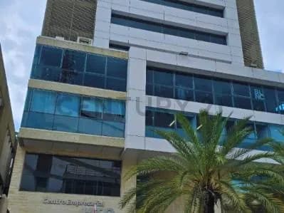 Oficina Moderna En la Prestigiosa Torre HTO en Las Mercedes