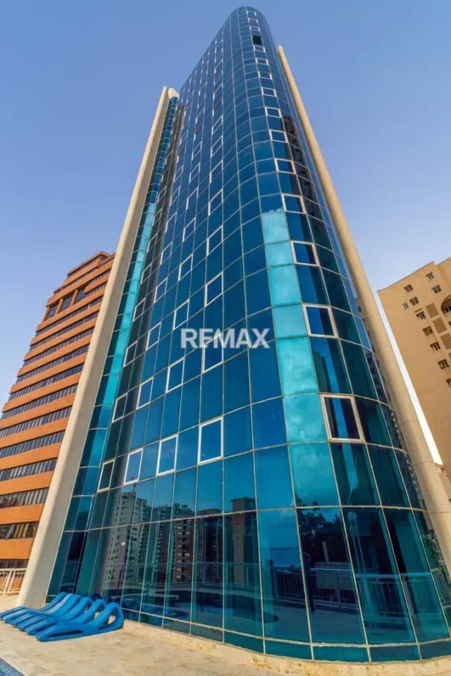 Edificio Cristal del Lago