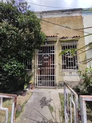 Af. Casa Comercial Para Remodelar Sector Los Colorados
