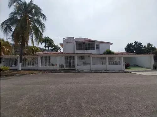 Casa En Venta En Lomas Del Este Valencia Mc-9774479