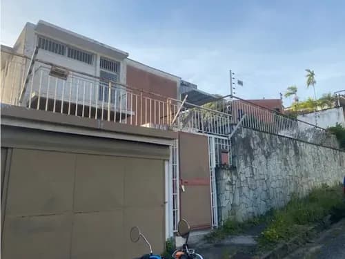 Vendo Casa De Dos Plantas En El Marques