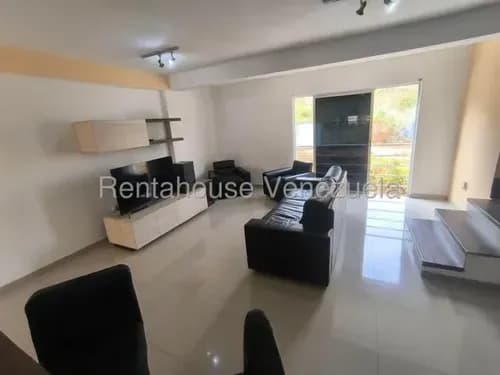 Townhouse En Alquiler Pozo De Agua, Planta Electrica 100%, Piscina En El Rincon Naguanagua, Diana C, 26-17882