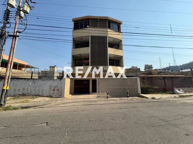 Edificio Comercial en Venta, Calle Rivas, Zona Centro Maracay