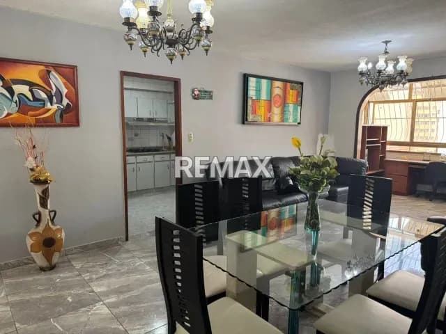 Bello y amplio apartamento en alquiler en el centro de Caracas
