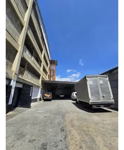 Piso Industrial En Alquiler 1.500 M2 - Urb La Yaguara