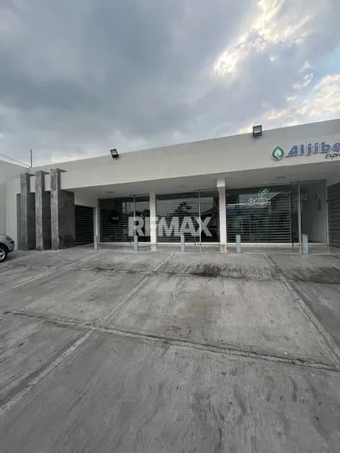ALQUILER DE LOCAL COMERCIAL EN SANTA CECILIA DE 50 MTS2