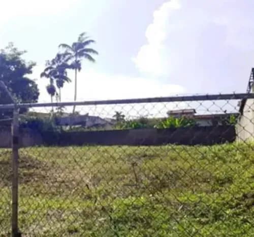 Parcela Escolar De 600 M²en Urb. Los Nísperos - Valencia.