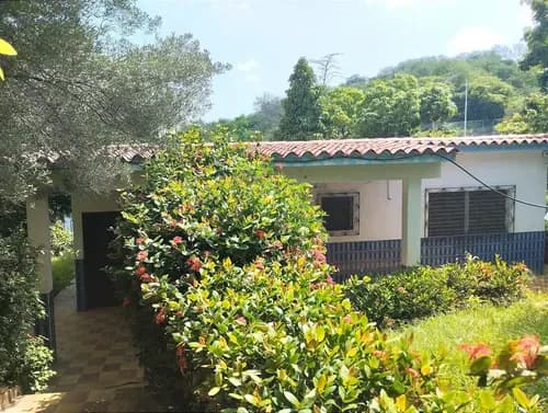 Casa Para Remodelar Urbanización Las Garzas, Lecheria
