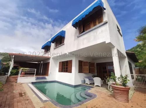 Dm Vende Amplia Casa En La Urbanizacion Paraiso I, Pampatar Isla De Margarita