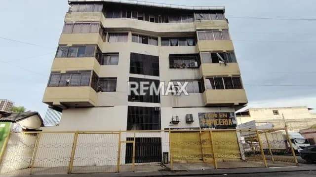 Penthouse en Edificio Habibi - PUERTO LA CRUZ
