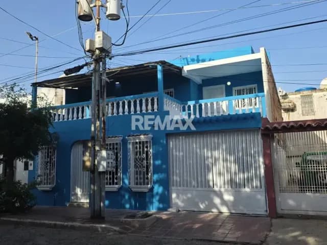 CASA EN ALQUILER EN LAGO AZUL, ZONA OESTE