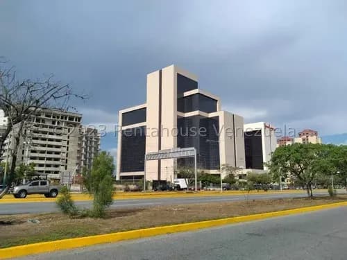 En Venta Amplia Y Cómoda Oficina, En Zona Estratégica Ubicación En El Este De Barquisimeto, Lara Rc