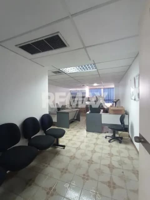 Oficina Comercial en Alquiler 7ma Avda. Centro Lido
