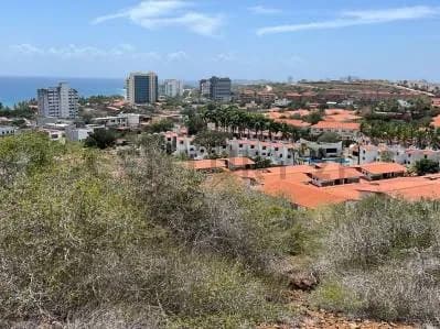 Venta terreno con vista al mar en Pampatar - Margarita