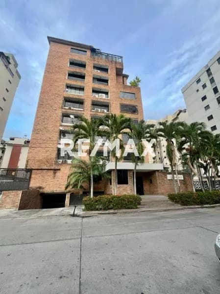 APARTAMENTO EN VENTA, URB SAN ISIDRO, RESD LA GIRALDA