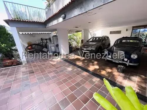 Casa En Calle Cerrada En Prados Del Este