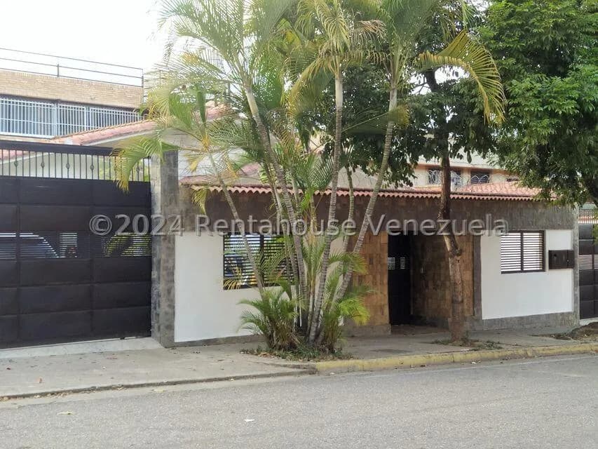 Casa (Multipes Niveles) en Venta en Santa Monica, Distrito Metropolitano