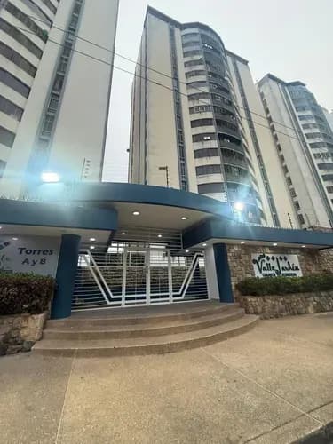 Apartamento En Mañongo Res. Valle Jardín - Pozo De Agua Y Piscina (solo Clientes) Hc-inp