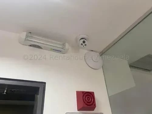 Ym // Oficina Comercial En Venta // Macaracuay // Mls #24-22290