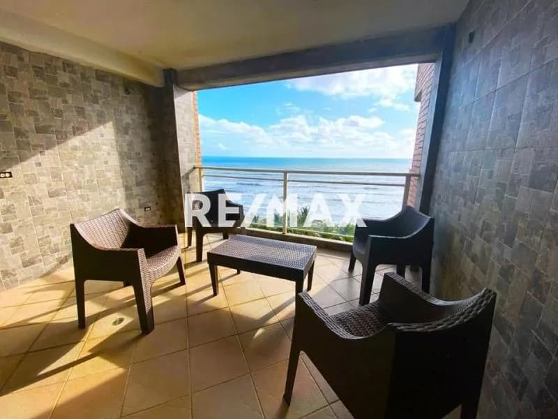 En Venta Hermoso Pent-house Listo Para Disfrutar En Edifico Puerto Viejo.